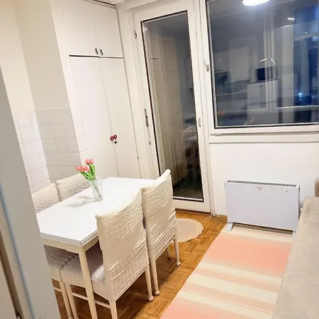 Apartment Hidden Gold Old Town &free Parking